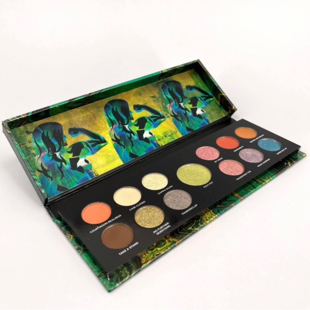 UD X MARVEL STUDIOS' SHE-HULK EYESHADOW PALETTE